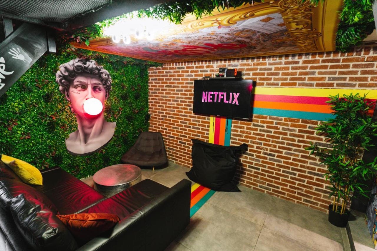 Capsule Art Deco - Jacuzzi - Netflix - Home Cinema - Arcade De Jeux & Nintendo Switch - 2 Chambres - Filet Suspendu Valenciennes Luaran gambar